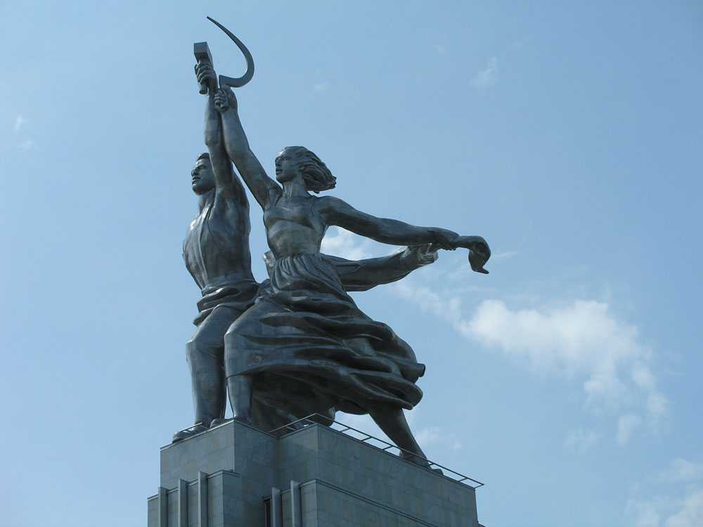 Памятник рабочий и колхозница: когда был создан, история скульптуры с серпом и молотом